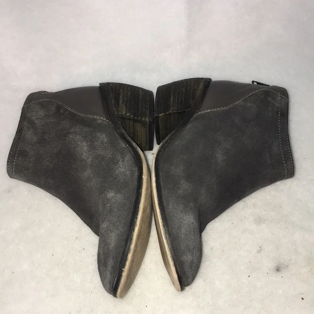❤️CHARLES‎ DAVID YASMIN SUEDE ANKLE BOOT ~ 6.5